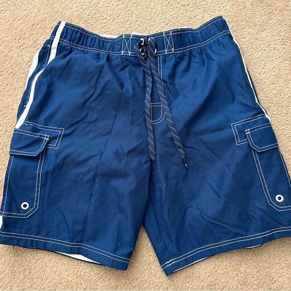 NWT Men’s Swim Trunks Navy Blue New never worn. Size L 36-38 a Smoke Free home! - Picture 1 of 8